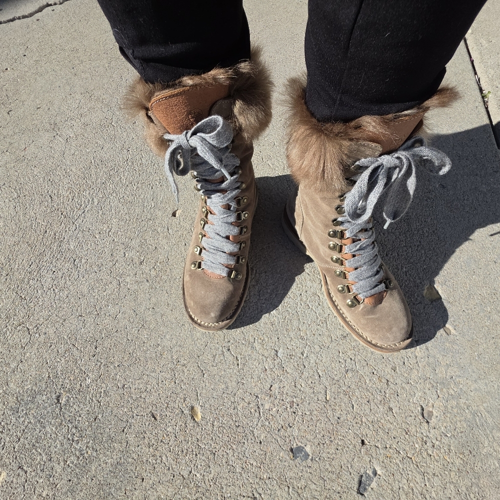 Brunello Cucinelli High-end Designer Cozy Tan Fur-Trimmed Winter Boots